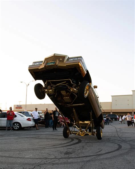 All gold everything and sears in the background | Scrolller