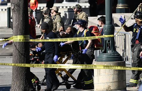 Un Mort Lors Dune Fusillade Pendant Le D Fil Du Super Bowl Kansas