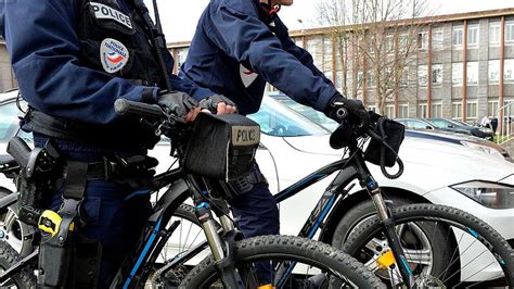 Refus Dobtempérer à Paris Le Conducteur En Garde à Vue Lenquête