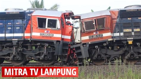 Kereta Api Babaranjang Tabrakan Di Stasiun Rengas Lampung Tengah YouTube