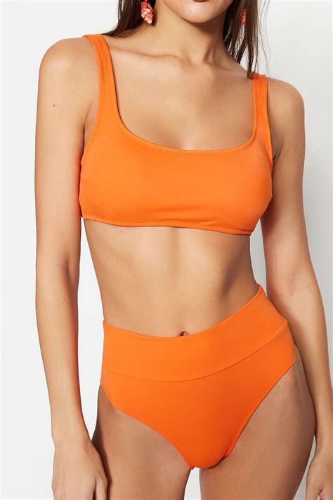 Trendyolmilla Nar Çiçeği Bralet Yüksek Bel High Leg Regular Core Bikini Takımı TBESS22BT0010