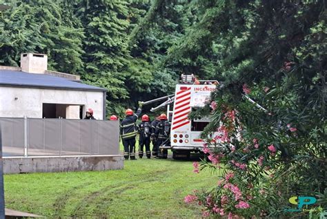 Principio De Incendio En Una Vivienda Por Un Cortocircuito Cuarto