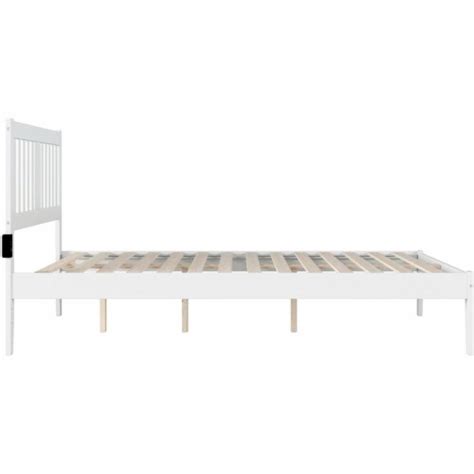 Bowery Hill Transitional Wood Queen Spindle Bed With USB Turbo Charger