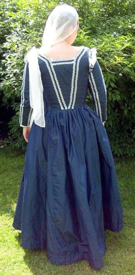 Eva S Historical Costuming Blog A Th Century Italian Sottana In Shot