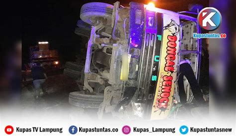 Kupas Tuntas Diduga Rem Blong Truk Kontainer Hantam Kendaraan Di