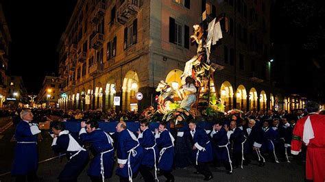 Savona dopo sette anni torna la Processione del Venerdì santo Il