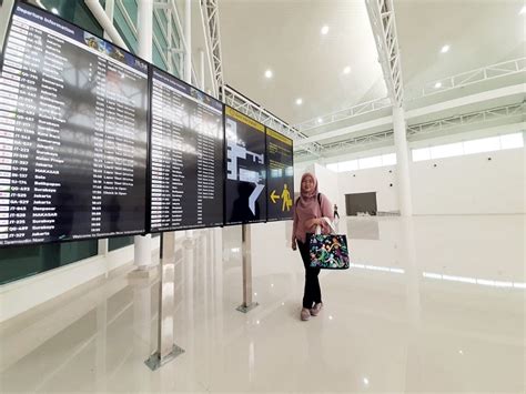 Jalan Jalan Ke Jewel Of Borneo Terminal Baru Bandara Syamsudin Noor