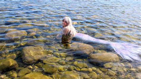 A Live Mermaid At The Grand Rapids Public Museum