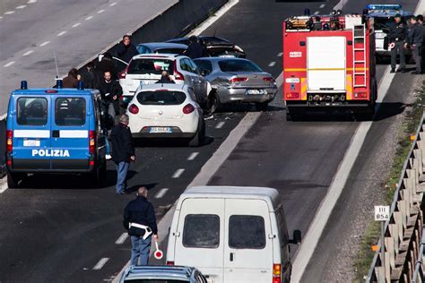 Gravissimo Incidente Sulla Statale Superstrada Bloccata Le Foto