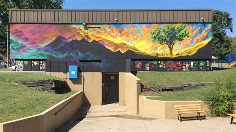 Highland Park students collaborate with Topeka artist on mural project