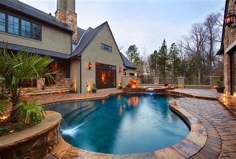 Small Backyard Pools: For Your Outdoor Space Before Summer Arrives