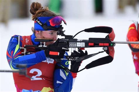 Biathlon Lou Jeanmonnot et l équipe de France remportent le relais d