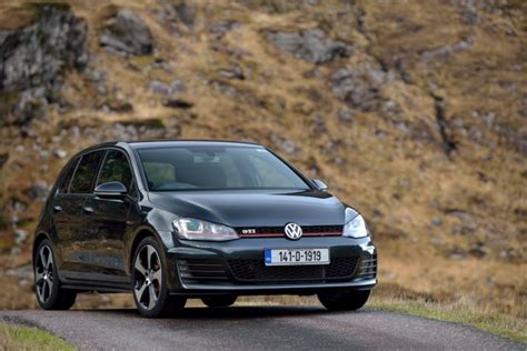 Volkswagen Golf GTI Performance | Reviews | Complete Car