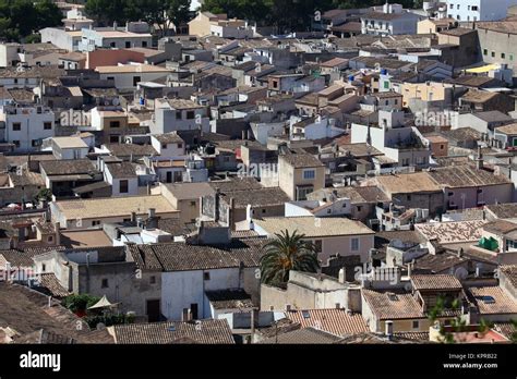 Community arta hi-res stock photography and images - Alamy