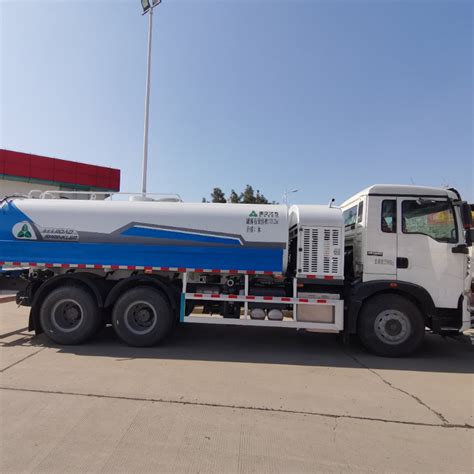 Hot Selling Sinotruk HOWO 6X4 336HP 20000L Water Browser Tank Truck For