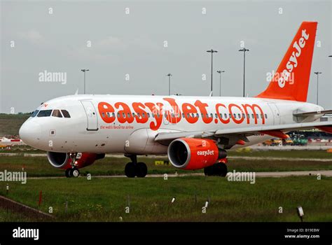 A Easy Jet Passenger Aircraft Hi Res Stock Photography And Images