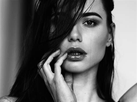 Monochrome Women Model Face Long Hair Brunette Portrait Wallpaper