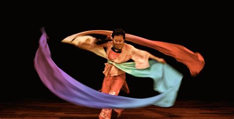 Ling Tang 湯泠 Dancer Educator Artist Consultant Chinese Dance