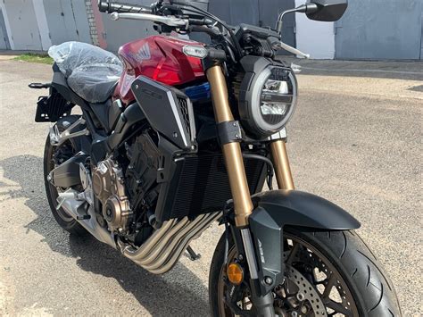 Купить б у Honda CB 650R инжектор 6 передач в Москве красный naked