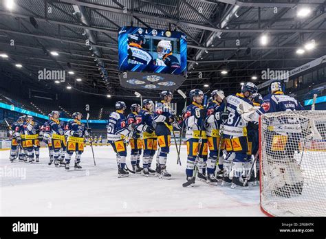 Ev Zug Equalized The Davos Point Record And Celebrated For Goalkeeper