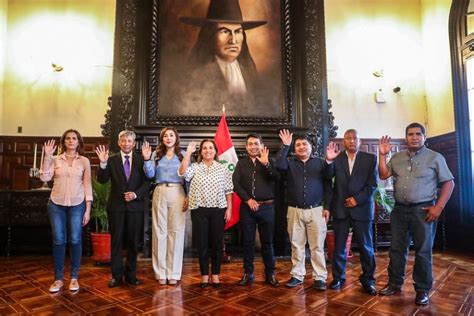 Presidenta Boluarte sostuvo reunión con autoridades locales de la