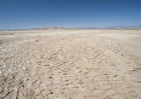 Barren Desert Landscape In Hot Climate Stock Photo Image 39522972