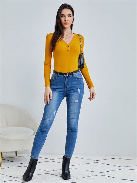 Shein Priv Camiseta Con N Tejida De Canal Moda De Mujer Shein