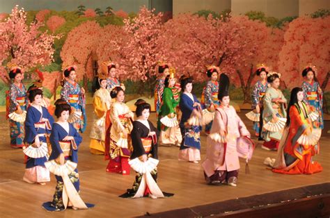 Miyako Odori Kyotos Geisha Dances