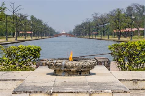 Templo Maya Devi Y Lugar De Nacimiento De Lord Gautam Buddha En Lumbini