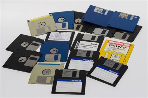 Japans Digital Chief Vows To Purge Floppy Disks From Government