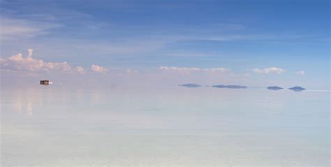 20 imágenes donde cielo y tierra se confunden en el Salar de Uyuni