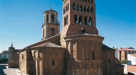 Exterior de la Iglesia de San Tirso Sahagún Turespaña Monumentos