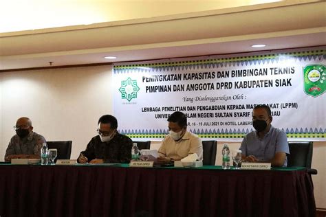 REKTOR BUKA SECARA RESMI BIMTEK PIMPINAN DAN ANGGOTA DPRD KABUPATEN