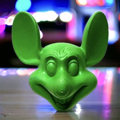 Chuck E Cheese Entertainment Mouse Rubber Figure Doll Head Green Rat