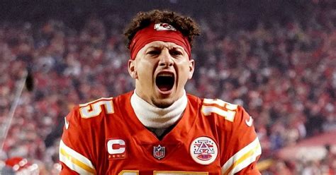 Top 10 Nfl Quarterbacks 2022 Ranked Mahomes Tops The List