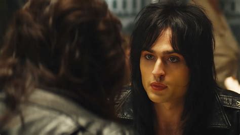 The Dirt Review: Netflix Gives Mötley Crüe Their Own Bohemian Rhapsody ...