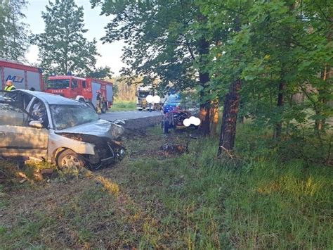 Uwaga Kolejny Miertelny Wypadek W Lubuskiem Kierowca Osob Wki