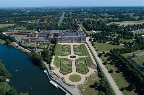 Royal estates valued: how much is Buckingham Palace worth? | lovemoney.com