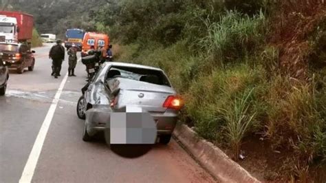 Carro Capota Na BR 356 Em Itabirito