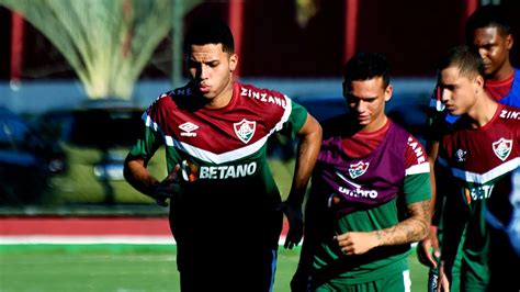 Após ocorrido jogador do Fluminense está preocupando comissão técnica