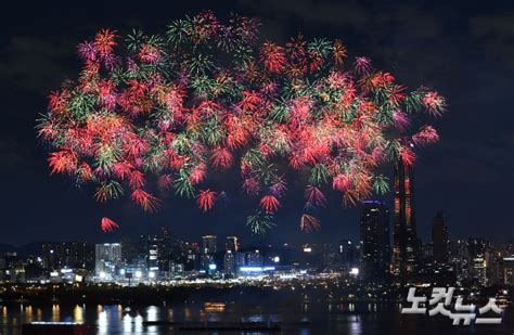 불꽃축제 명당 찾아 산만리100만 인파 여의도 북새통 노컷비즈