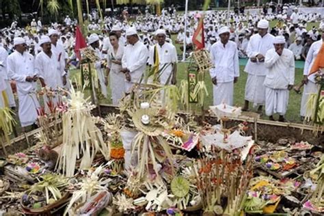 Tradisi Unik Sambut Nyepi Di Bali Dari Mecaru Hingga Majuk Jukan