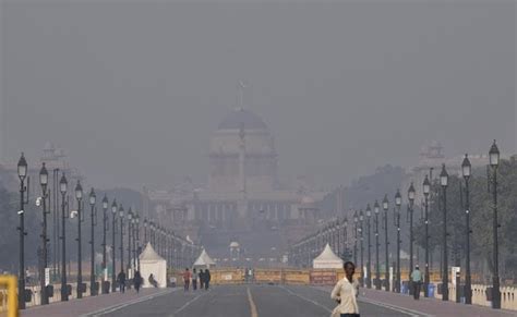 Pollution Levels In Delhi Continue To Remain In 'Severe' Category