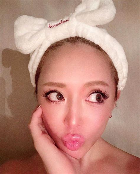 浜崎あゆみさんのインスタグラム写真 浜崎あゆみinstagram「珍しく黒いハネラインもアイシャドウも下ラインも無しでマスカラとヌード