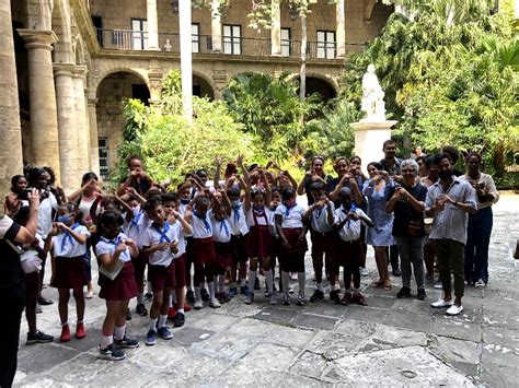 La Historia De Pulgarcito Interpretada En Lengua De Se As Cubana