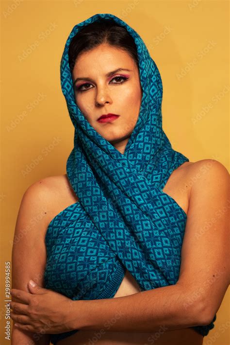 Retrato Mujer Mexicana Adelita Rebozo Traje T Pico Stock Foto Adobe Stock