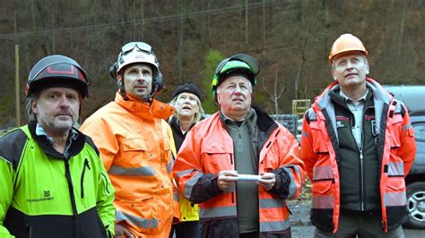 Ungl Ck Bei Holzf Llarbeiten Heli St Rzt Bei Buchenernte Ab