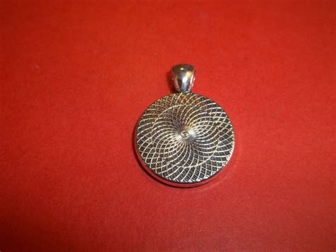 PENNY COIN IRISH EIRE SILVER CASED PENDANT CHARM 1971 To 2000