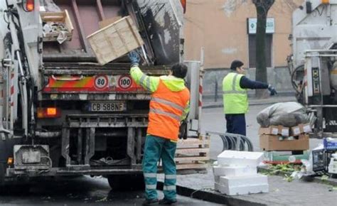 Giugliano Devastati 30 Automezzi Della Tekra Raccolta Rifiuti Nel Mirino