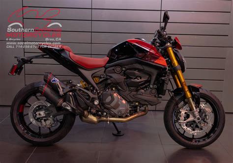 Ducati Monster Pammi Charleen